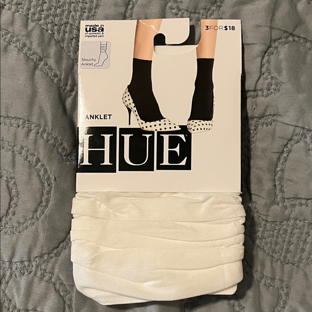 HUE Classic White Anklet Socks